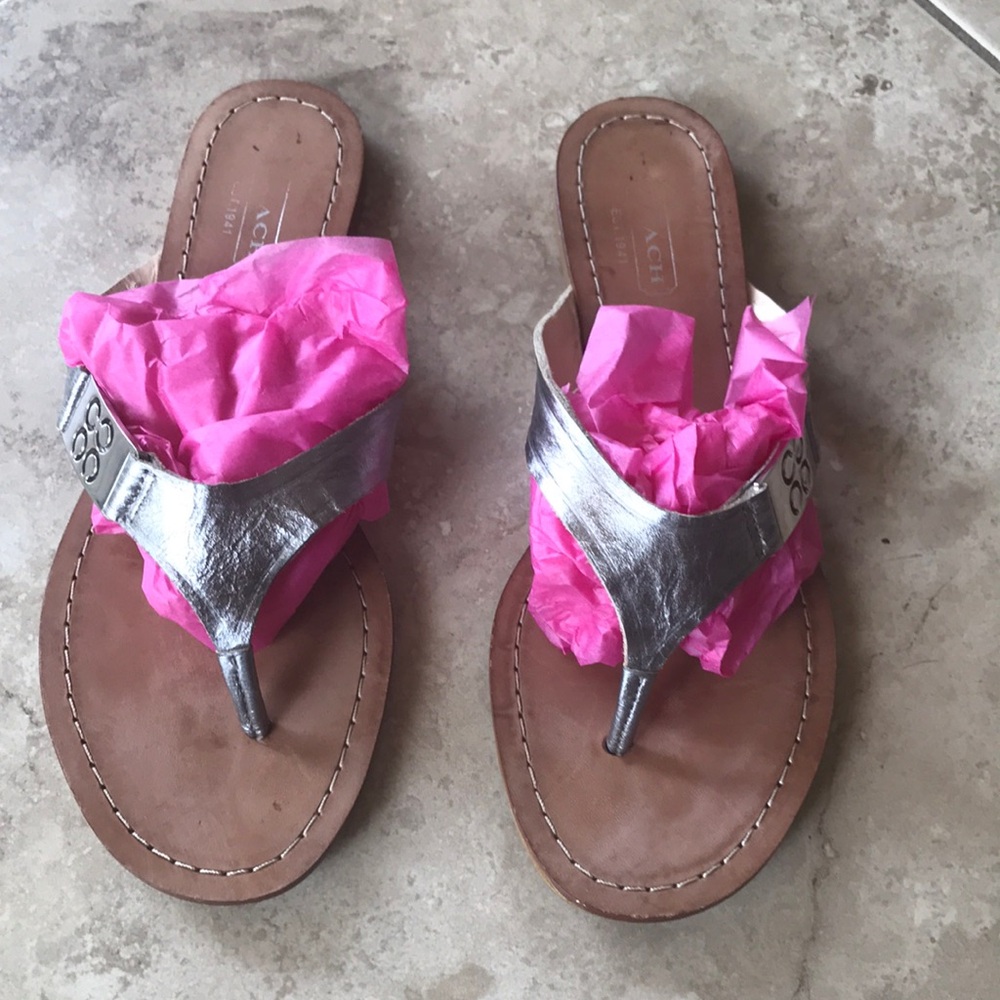 Coach Silver Metallic Leather Flats Flip Flops Sandals Size 6